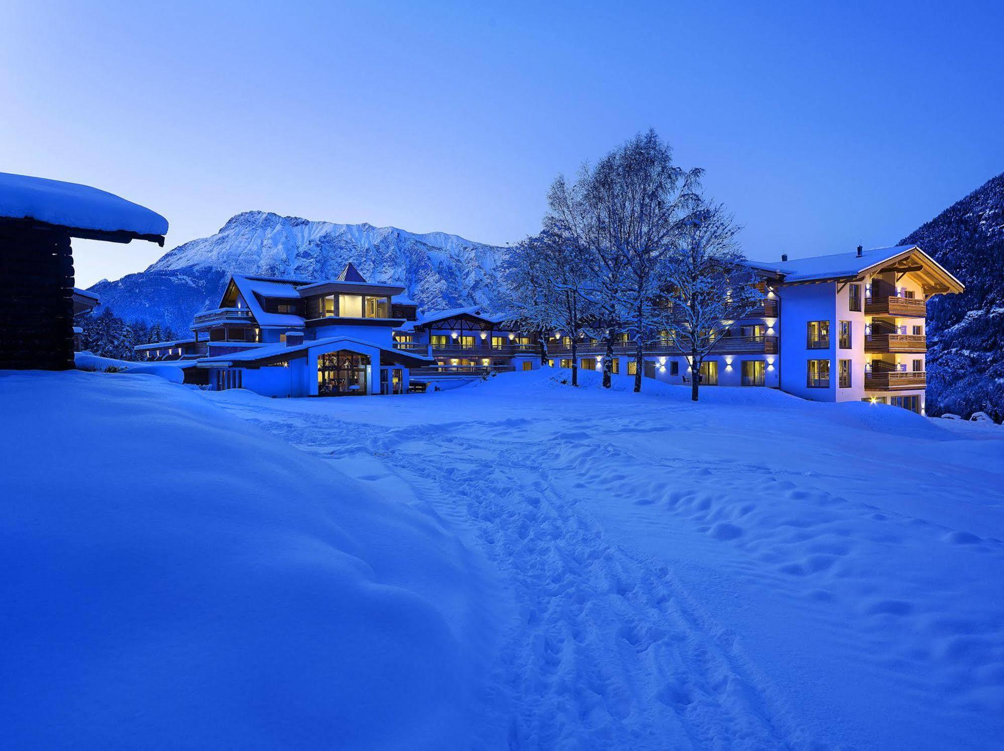 Hotel Ritzlerhof - Panorama Und Spa (Adults Only) Sautens Exterior photo